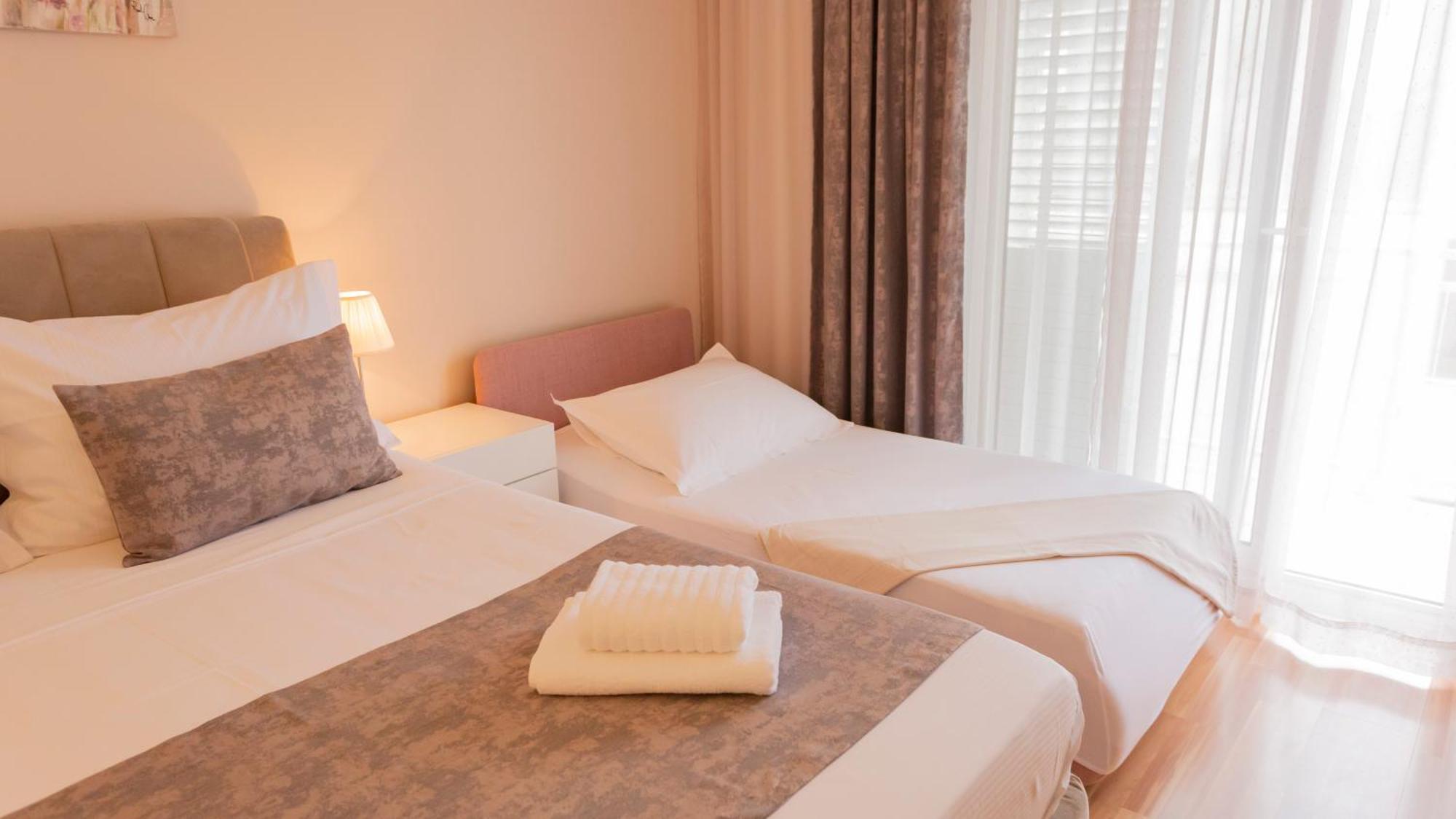 Baska Voda Apartments - Steps From The Beach, Free Parking, Central Location 외부 사진