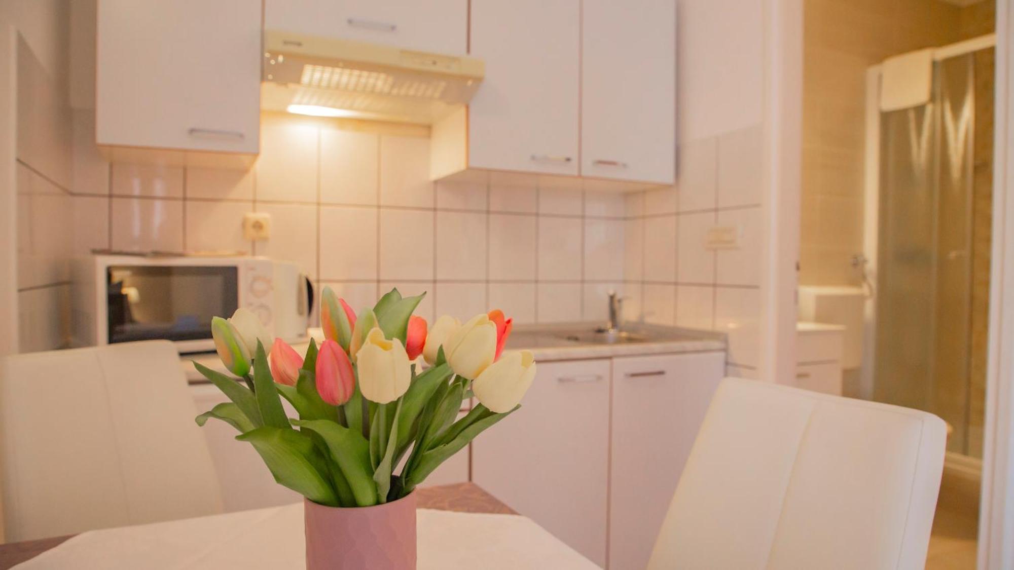 Baska Voda Apartments - Steps From The Beach, Free Parking, Central Location 외부 사진