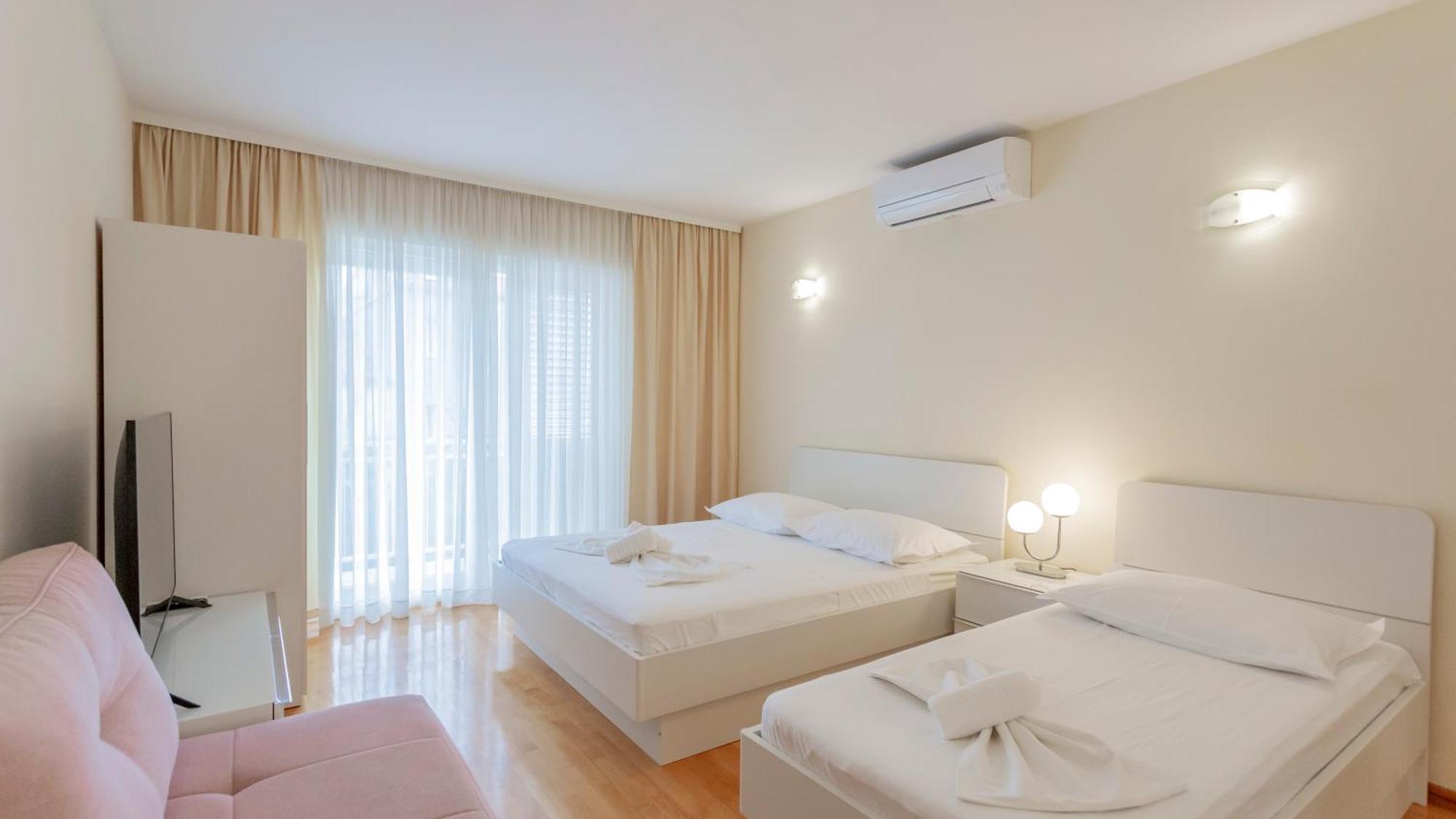 Baska Voda Apartments - Steps From The Beach, Free Parking, Central Location 외부 사진