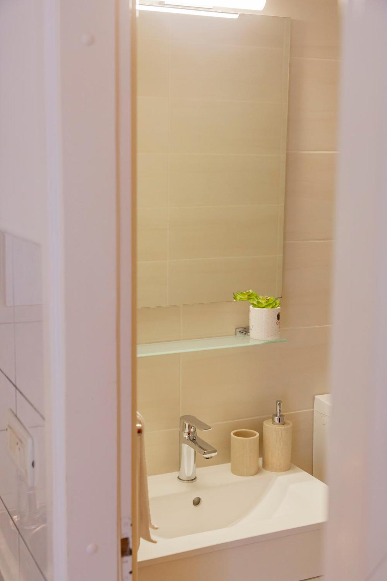 Baska Voda Apartments - Steps From The Beach, Free Parking, Central Location 외부 사진