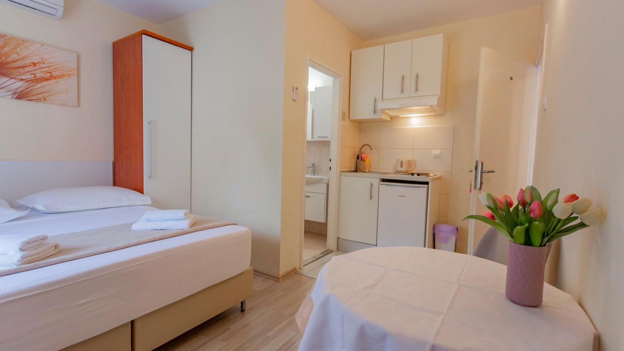 Baska Voda Apartments - Steps From The Beach, Free Parking, Central Location 외부 사진